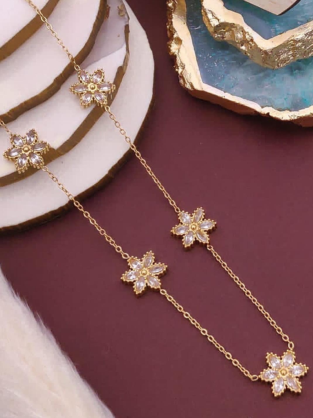 White starfish design 18K gold plated on Stainless Steel Anti Tarnish necklace