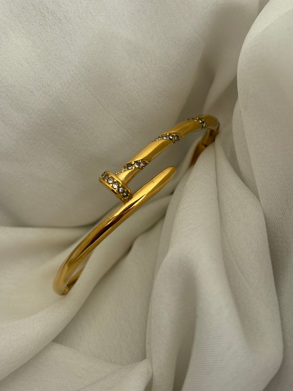 Nail studded style 18k gold plated on Stainless Steel anti tarnish bracelet