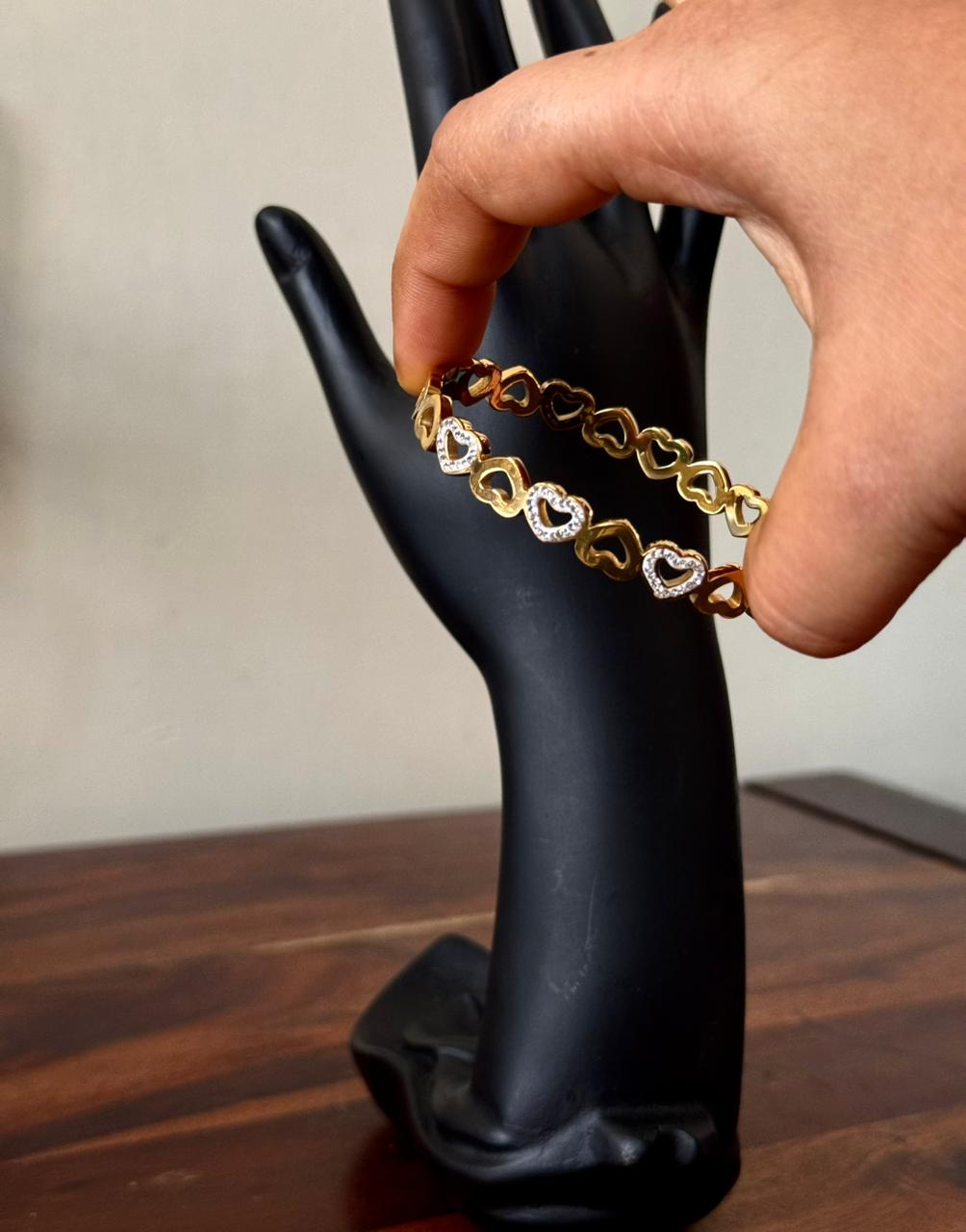 Modern love bracelet 18k gold plated on Stainless Steel anti tarnish bracelet - Image 5