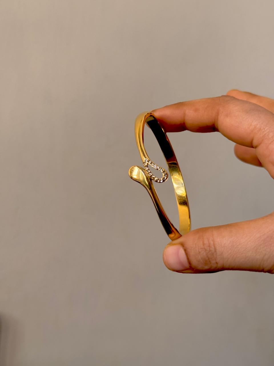 Trendy tear drop 18k gold plated on Stainless Steel anti tarnish bracelet - Image 2