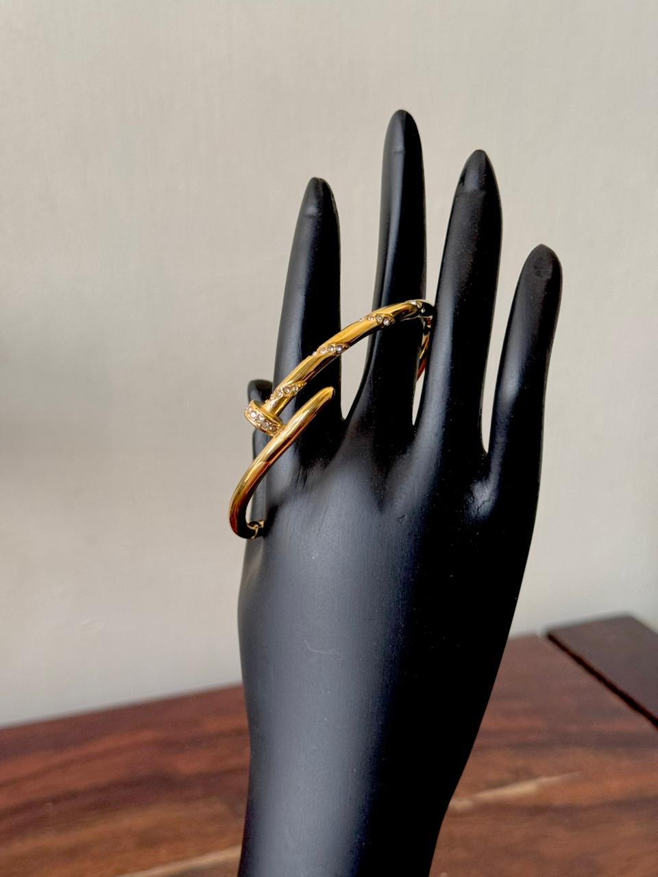 Nail studded style 18k gold plated on Stainless Steel anti tarnish bracelet - Image 4