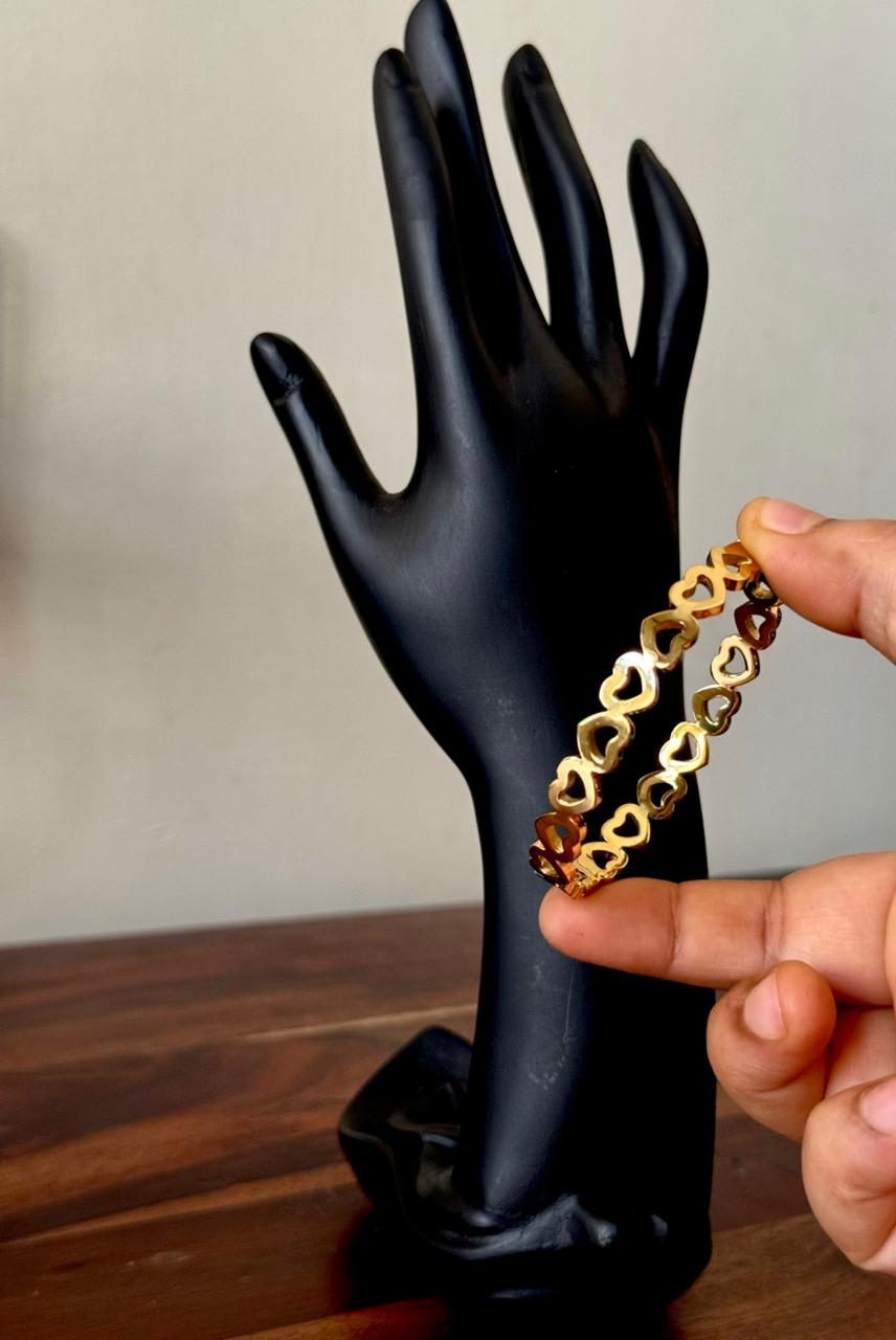 Modern love bracelet 18k gold plated on Stainless Steel anti tarnish bracelet - Image 6