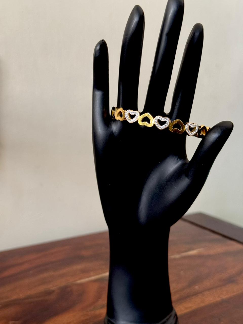 Modern love bracelet 18k gold plated on Stainless Steel anti tarnish bracelet - Image 10