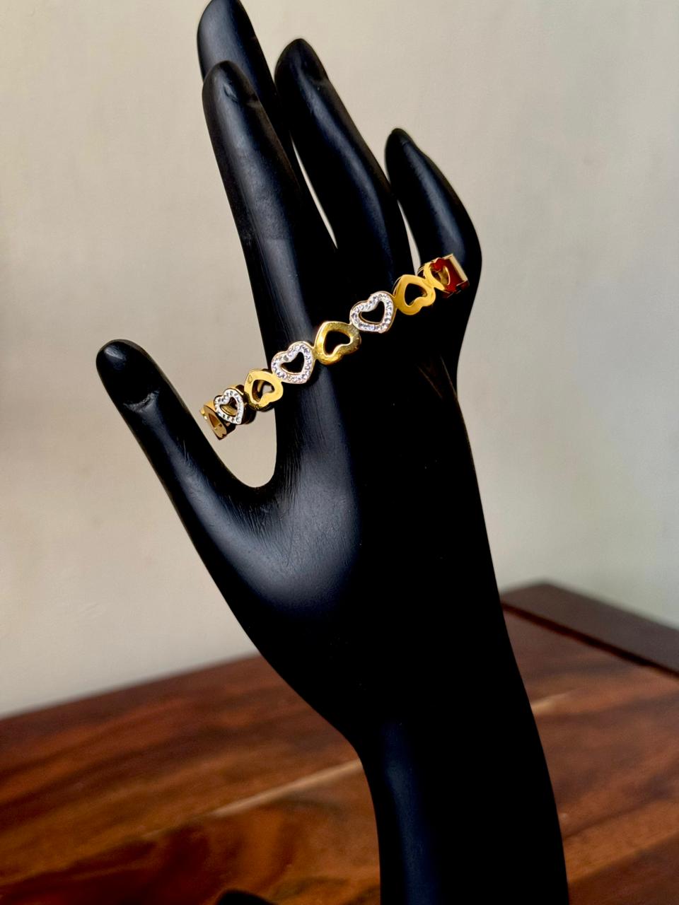 Modern love bracelet 18k gold plated on Stainless Steel anti tarnish bracelet - Image 11