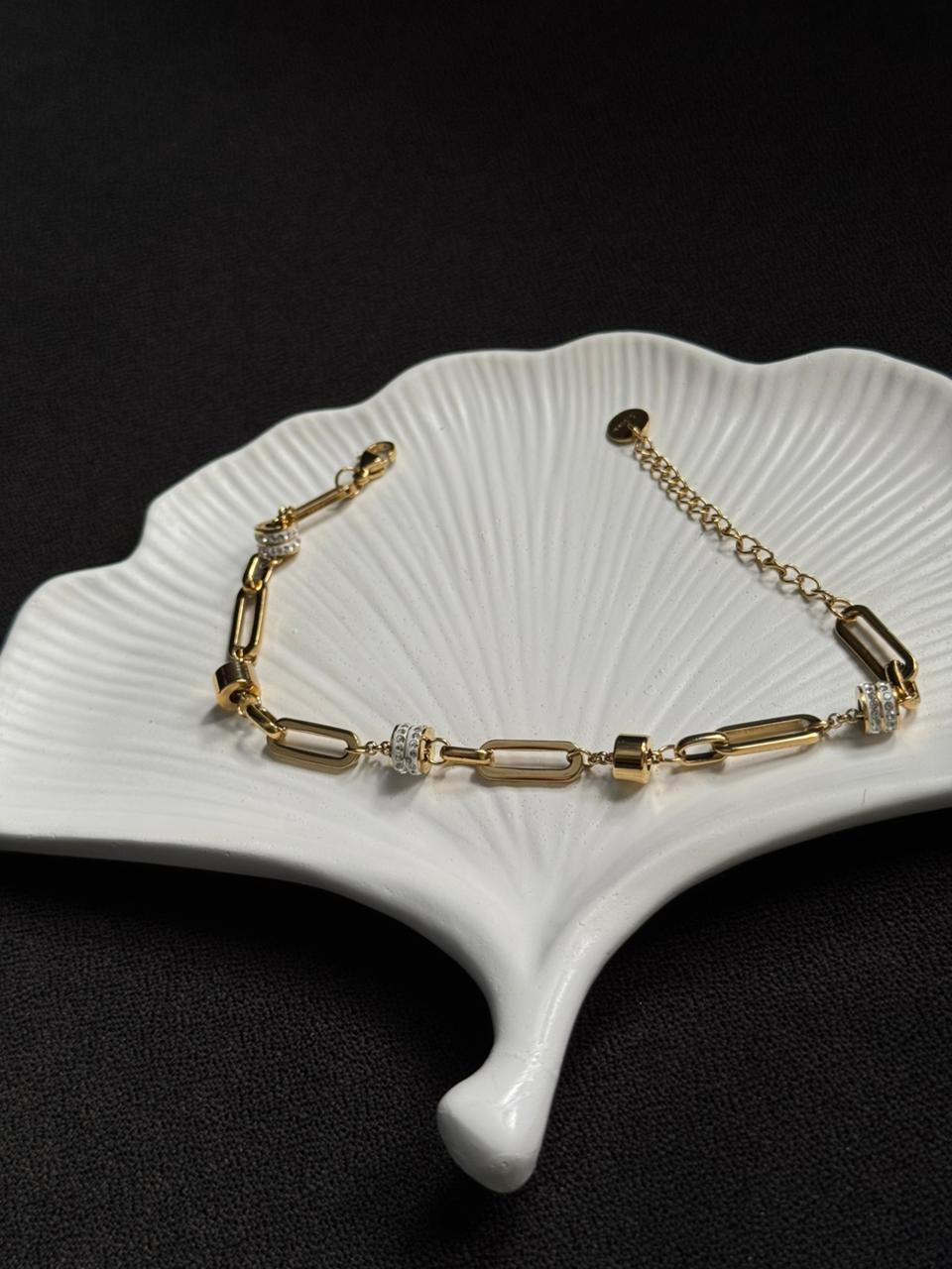 18k gold plated on stainless steel PaperClip link with cubic chain bracelet - Image 4