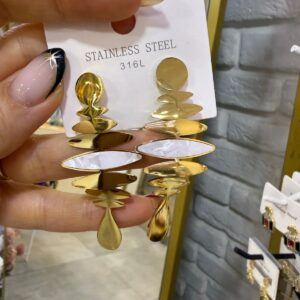 High shine horizontal drop earrings Antitarnish 18k Gold plated on stainless steel