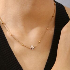 Center floral pendant 18k gold plated on Stainless Steel Anti Tarnish necklace