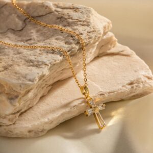 Famous Cross pendant 18k gold plated Stainless Steel Anti Tarnish necklace